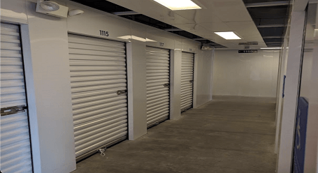 StorageMart en Lovers Lane Rd - Franklin almacenamiento interior